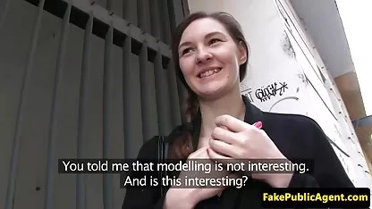 Para pemburu menangkap seorang remaja rambut video bokep mom and son japan coklat lesbian di hutan